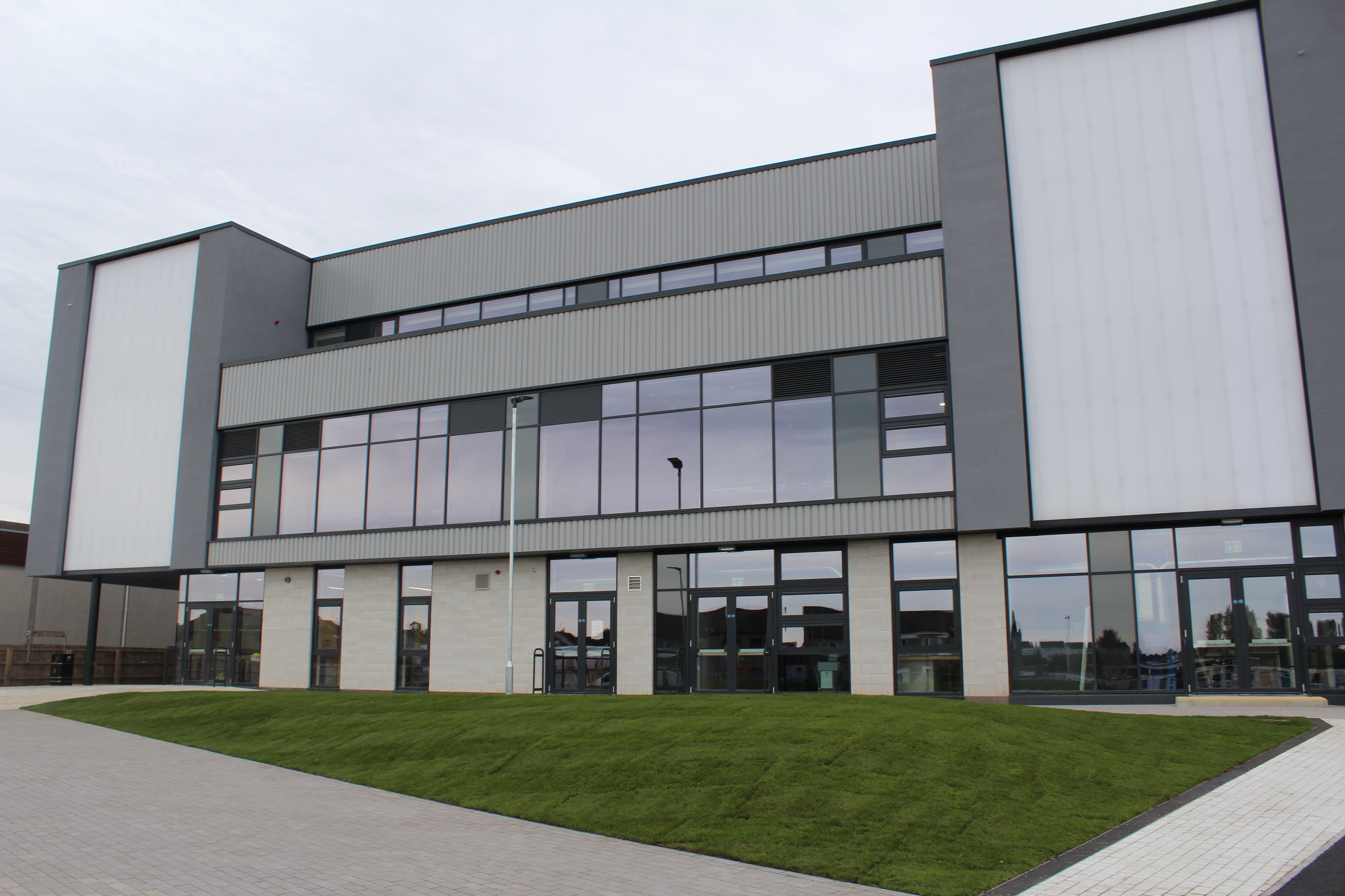 elgin-high-school-completed | Construction UK Magazine